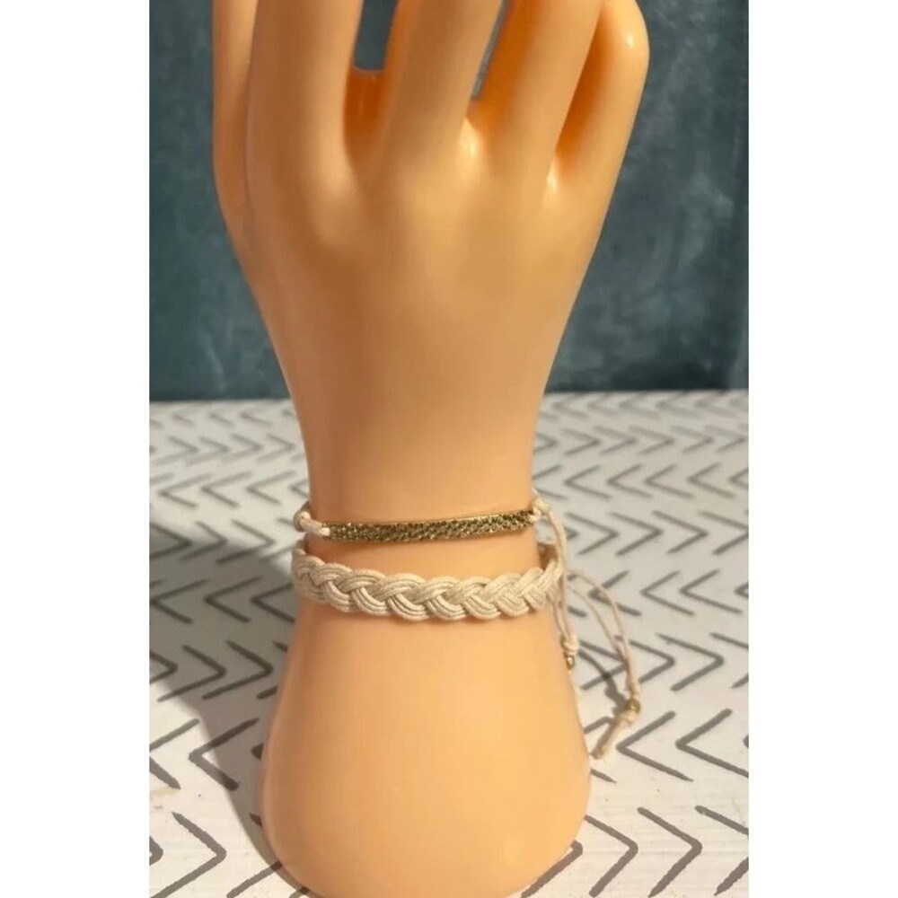 Set of two bracelets